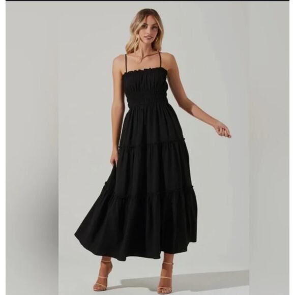 ASTR dress maxi smocked Andrina maxi NEW black SZ MD crinkle cut spaghetti strap - Picture 1 of 9